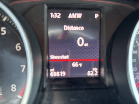 Used 2017 Volkswagen GTI SE FWD image 31