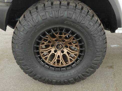 New 2025 Ford Bronco 2-Door image 6