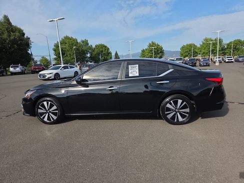 Used 2022 Nissan Altima 2.5 SV FWD image 11