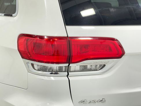 Used 2017 Jeep Grand Cherokee Limited image 34