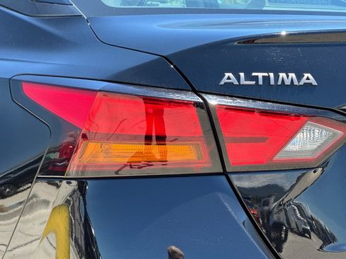 Used 2025 Nissan Altima 2.5 SV FWD image 29