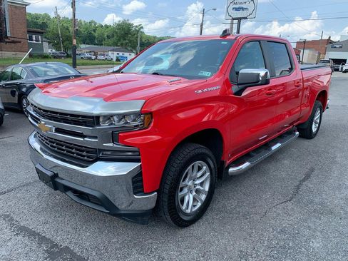 Used 2020 Chevrolet Silverado 1500 LT w/ Convenience Package AWD/4WD image 2