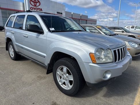 Used 2007 Jeep Grand Cherokee Laredo w/ Sun/Sound Group image 12