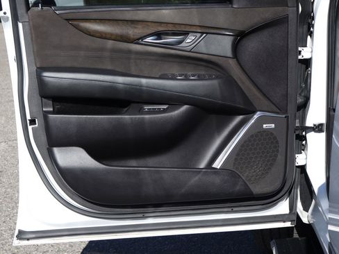 Used 2017 Cadillac Escalade ESV Platinum image 16