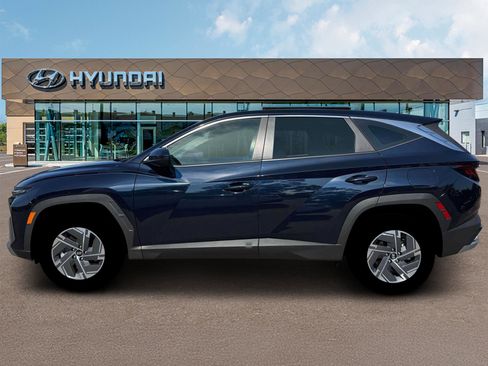 New 2026 Hyundai Tucson Blue SE image 3