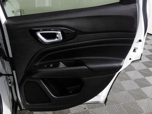 Used 2022 Jeep Compass Altitude w/ Convenience Group image 41