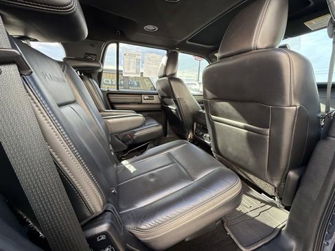 Used 2016 Ford Expedition Platinum image 30