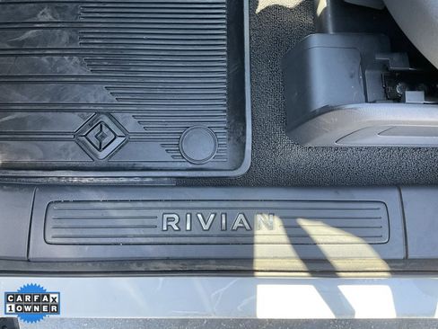 Used 2022 Rivian R1T Launch Edition image 13