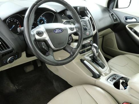 Used 2012 Ford Focus SEL FWD image 4