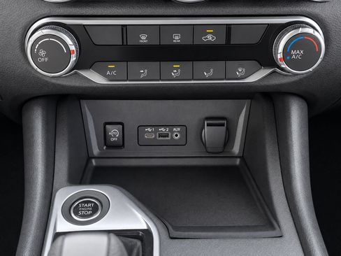 Used 2025 Nissan Sentra SV FWD image 21