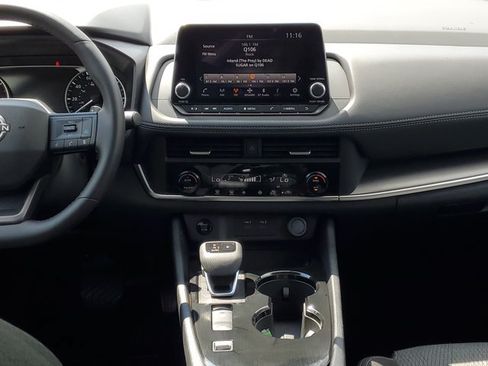 Certified 2026 Nissan Rogue SV FWD image 23