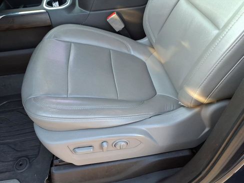 Used 2019 GMC Sierra 1500 SLT w/ SLT Premium Package image 24