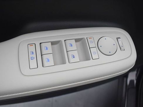 Used 2026 Hyundai Santa Fe SEL w/ Tow & Go Package image 9