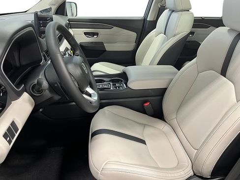 New 2026 Honda Pilot Touring image 11