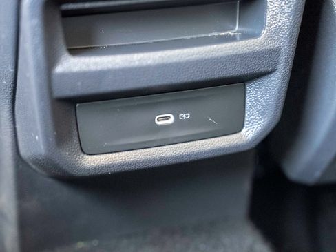 Certified 2023 Volkswagen Taos SE FWD image 15