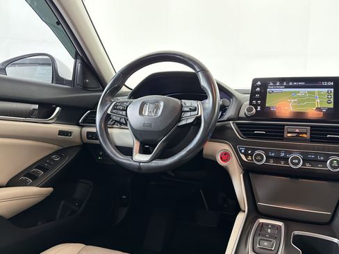 Used 2020 Honda Accord Touring image 28