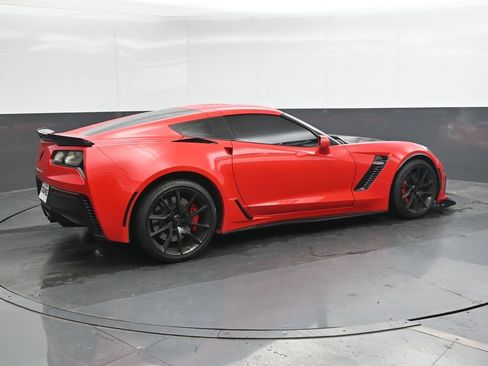 Used 2016 Chevrolet Corvette Z06 w/ 3LZ Preferred Equipment Group RWD image 2