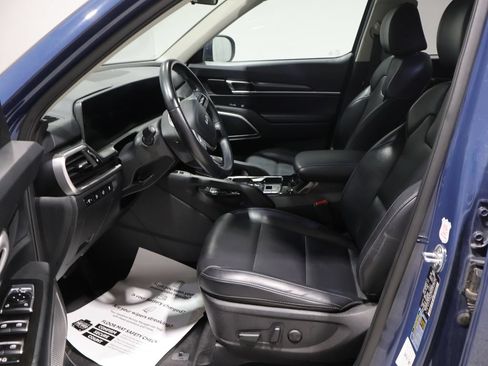 Used 2025 Kia Telluride S AWD/4WD image 11