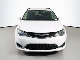 Used 2018 Chrysler Pacifica Touring-L FWD video 2