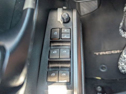 Used 2022 Toyota Tacoma SR5 w/ Technology Package RWD image 28