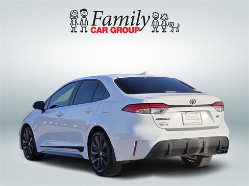 Used 2023 Toyota Corolla SE image 3