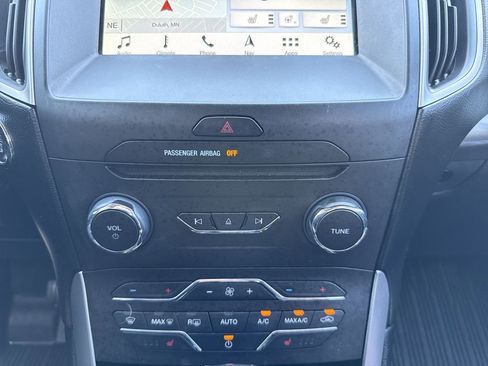 Used 2018 Ford Edge SEL w/ Equipment Group 201A AWD/4WD image 24