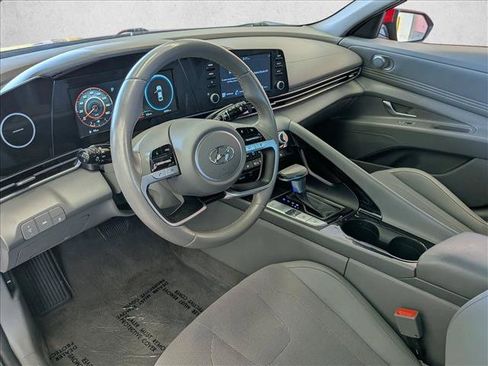 Used 2021 Hyundai Elantra SEL w/ Convenience Package FWD image 12