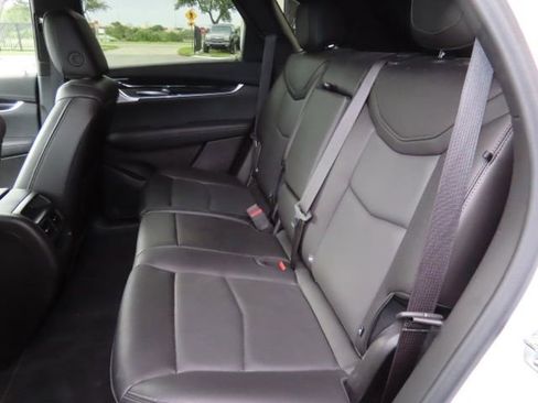 Certified 2025 Cadillac XT5 Premium Luxury image 16