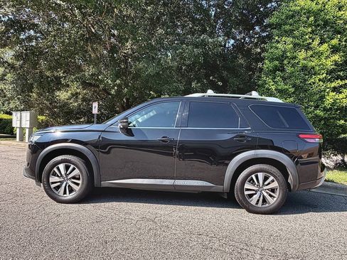 Used 2022 Nissan Pathfinder SL FWD image 9
