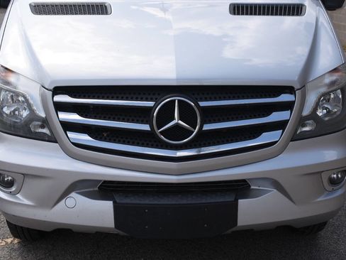 Used 2018 Mercedes-Benz Sprinter 3500 image 6