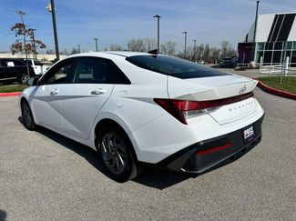 Used 2024 Hyundai Elantra SEL video 3