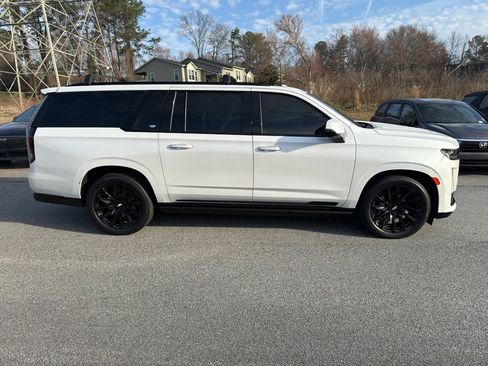 Used 2023 Cadillac Escalade ESV Sport Platinum w/ LPO, ONYX Package image 4