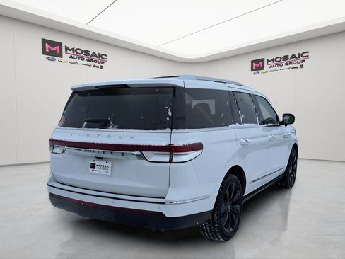 Used 2022 Lincoln Navigator Reserve image 9