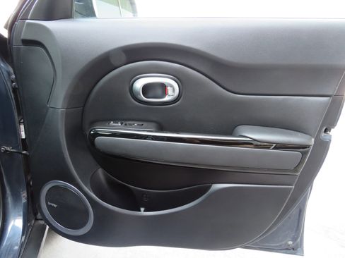 Used 2016 Kia Soul ! w/ Premium Package image 44