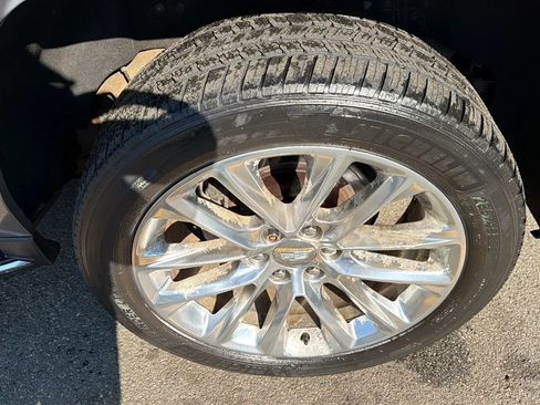 Used 2017 Cadillac Escalade ESV Premium Luxury AWD/4WD image 9