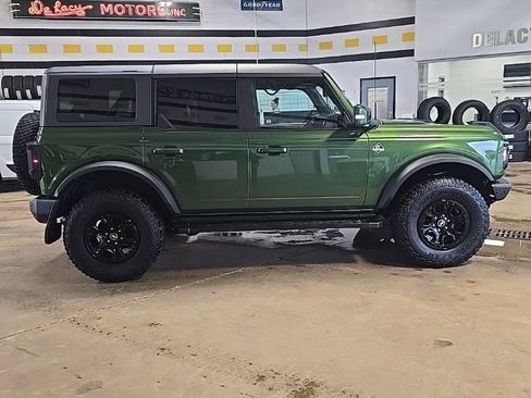 Used 2022 Ford Bronco Outer Banks w/ Sasquatch Package AWD/4WD image 9