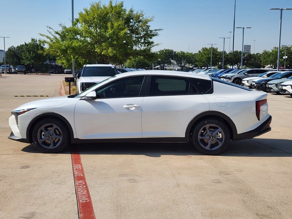 New 2026 Kia K4 FWD image 3