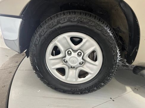 Used 2008 Toyota Tundra 4x4 CrewMax w/ Tow Pkg image 14