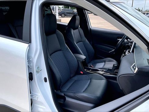 Used 2023 Toyota Corolla Cross AWD Hybrid w/ Convenience Package image 9
