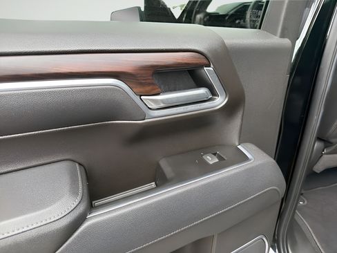 Used 2026 GMC Sierra 1500 SLT AWD/4WD image 21