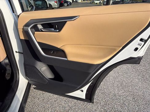 Used 2019 Toyota RAV4 XLE image 41