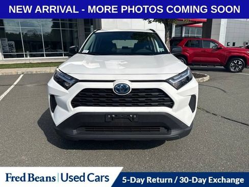 Used 2024 Toyota RAV4 LE AWD/4WD image 9