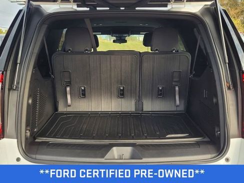 Used 2024 GMC Yukon XL SLE w/ Gmc Pro Safety Plus Package image 9