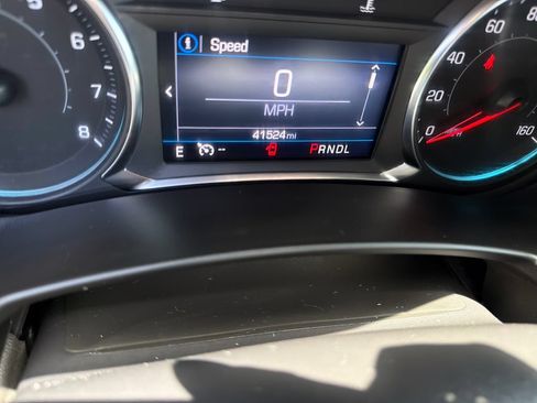 Used 2024 Chevrolet Equinox RS w/ LPO, Floor Liner Package FWD image 17