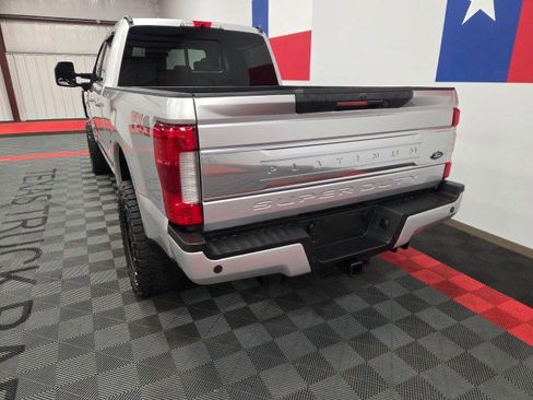 Used 2019 Ford F250 Platinum w/ Platinum Ultimate Package image 12