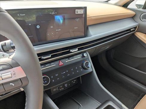 New 2025 Hyundai Sonata Limited image 13