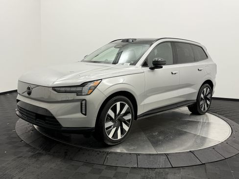 Certified 2025 Volvo EX90 Ultra AWD/4WD image 3