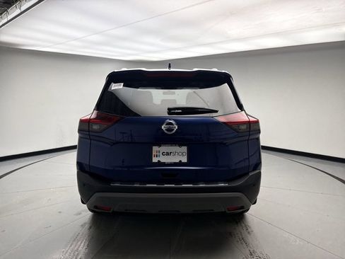 Used 2021 Nissan Rogue SV w/ Premium Package image 4