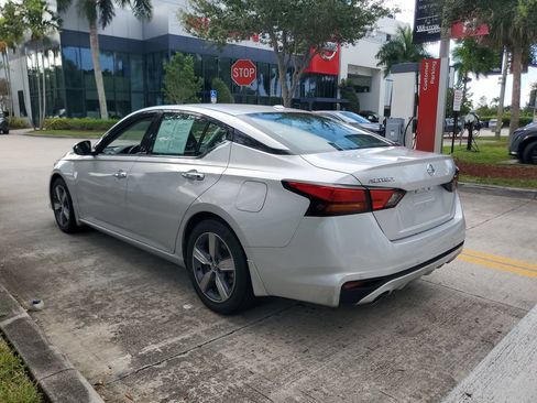 Used 2019 Nissan Altima 2.5 SL FWD image 4