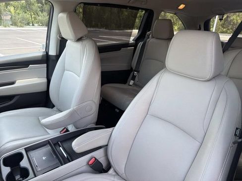 Used 2025 Honda Odyssey EX-L image 10